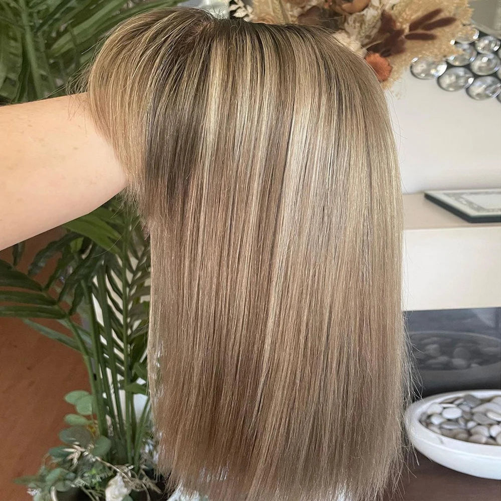 Ash Blonde Balayage med Lugg