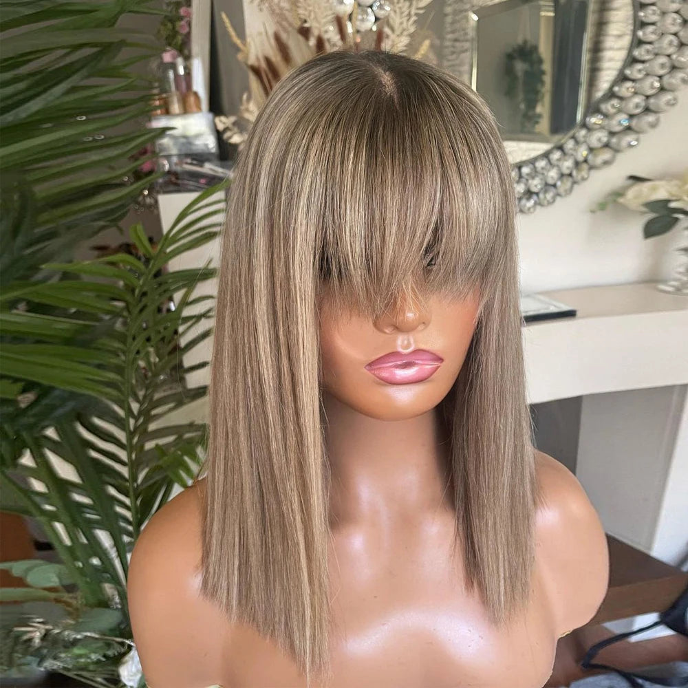 Ash Blonde Balayage med Lugg